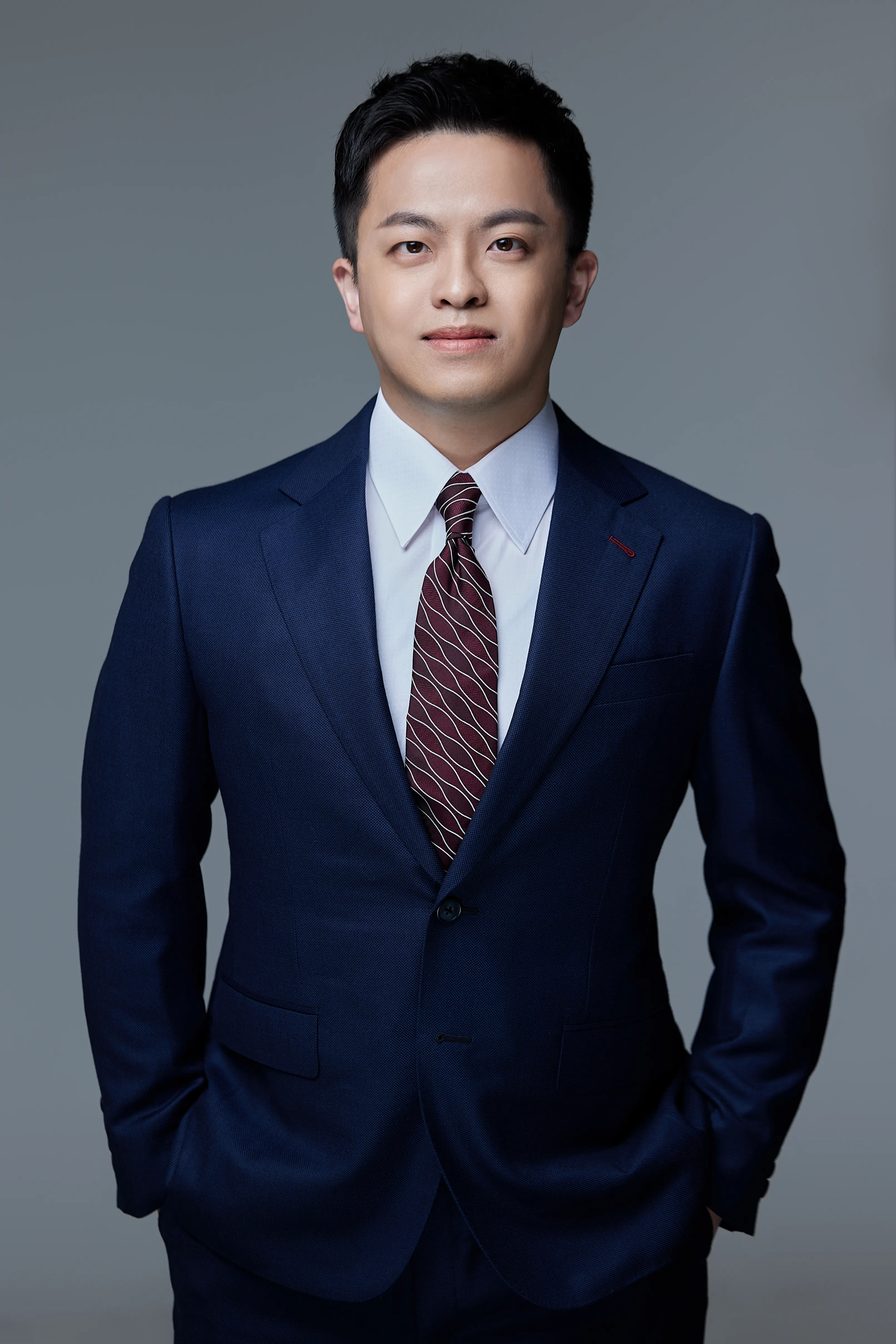 楊佳叡醫師西裝照